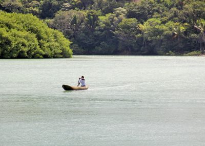 Travessia do rio Caraíva